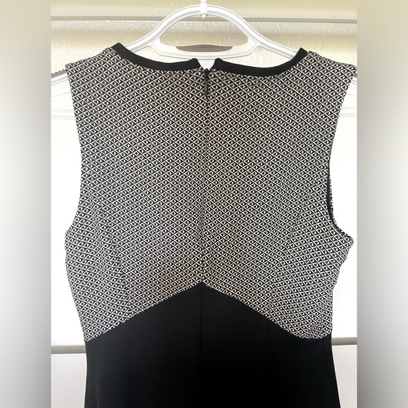 White House Black Market Black and White Dress | Size 00 - Picture 4 of 5